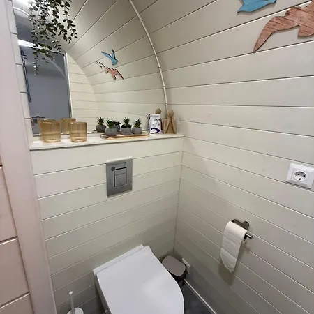 Elbwaerts Schwimmende Iglus