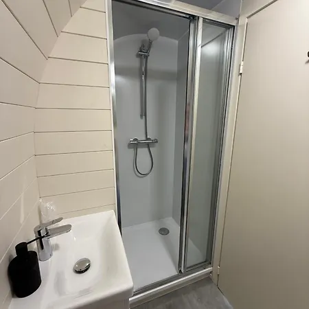 Elbwaerts Schwimmende Iglus * Wittenberge