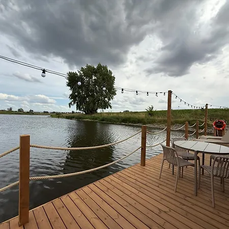 Hotel na wodzie Elbwaerts Schwimmende Iglus *